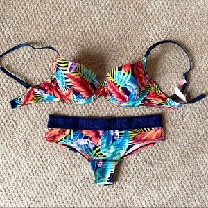 🚫SOLD Ⓜ️ercari VS PINK Bra & Panty Set 32D M